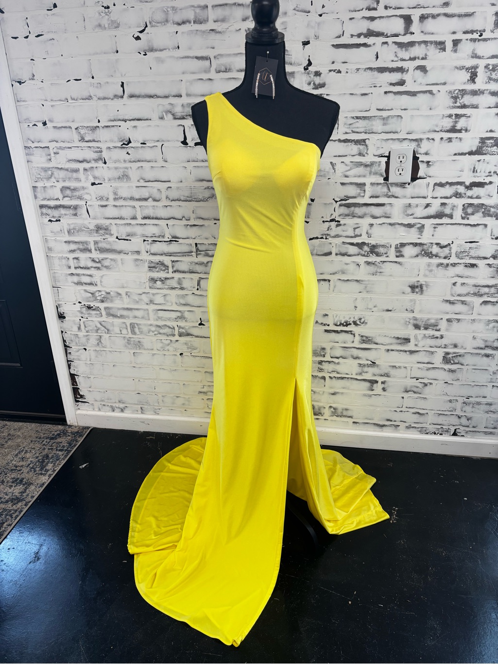One-Shoulder Yellow Sophia Thomas Prom Pageant Formals Gown